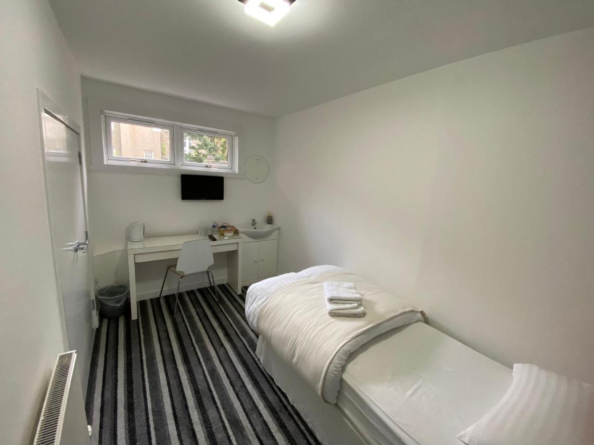 Aaran Central Guesthouse แอเบอร์ดีน ภายนอก รูปภาพ