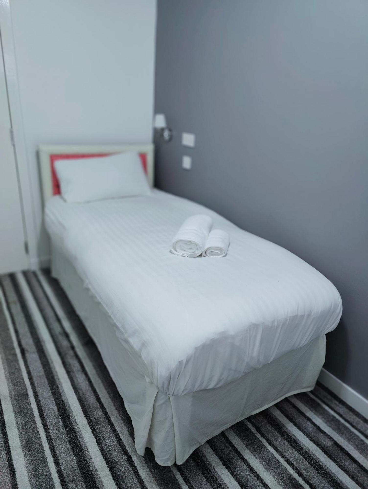 Aaran Central Guesthouse แอเบอร์ดีน ภายนอก รูปภาพ
